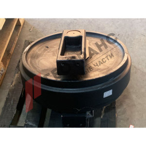 81E8-2004 Колесо направляющее (ленивец) Hyundai R320LC-7