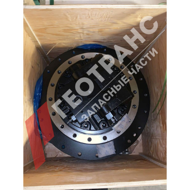 Редуктор хода с мотором Komatsu PC220-6 708-8F-00071