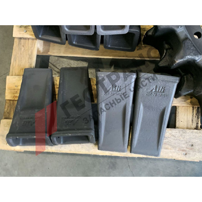 Коронка ковша Komatsu PC300 207-70-14151