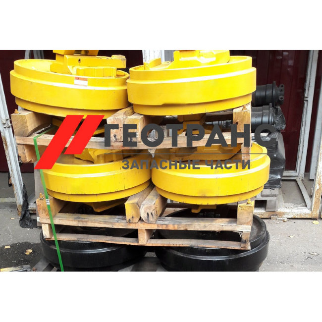 Колесо направляющее 208-30-00300 на Komatsu PC400 оригинал